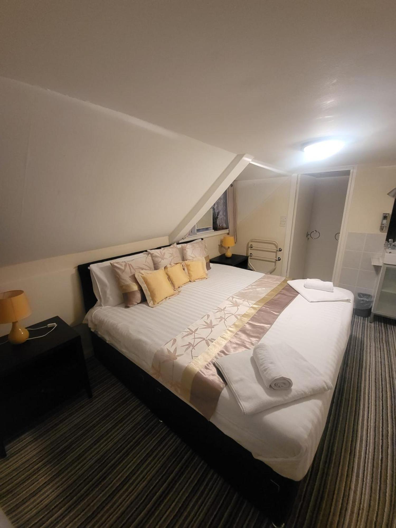 The Old Bank House Hotel Grouville Экстерьер фото